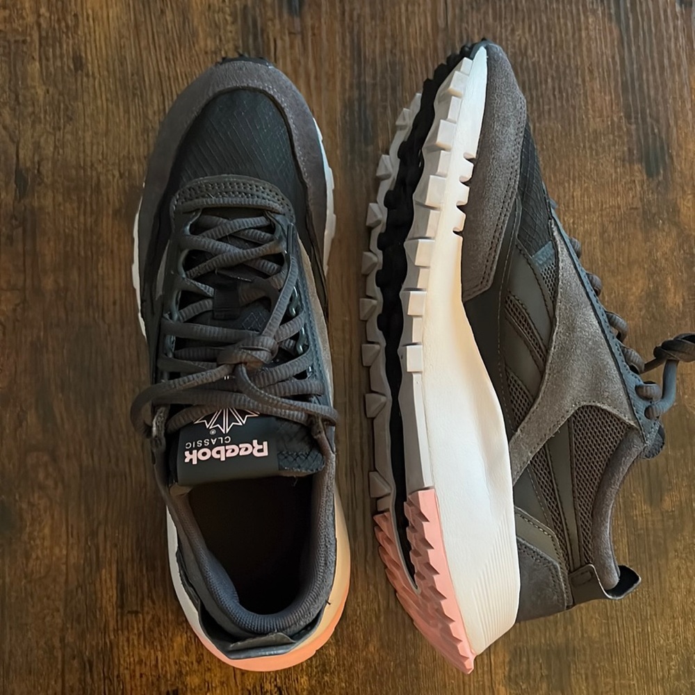 Reebok Classics. Like new!!!